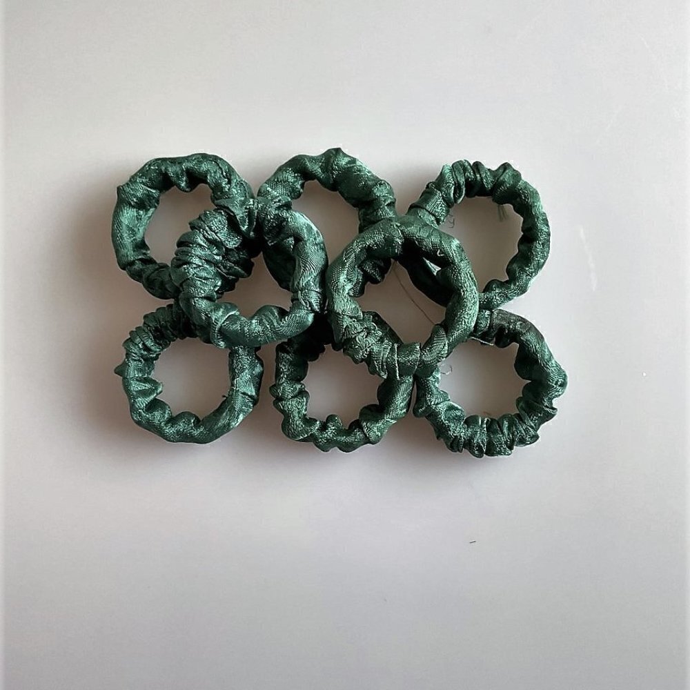 VTG WC Design Forest Green Damask Cloth Napkins & Ring Set - 16 Pcs - Picture 8 of 11